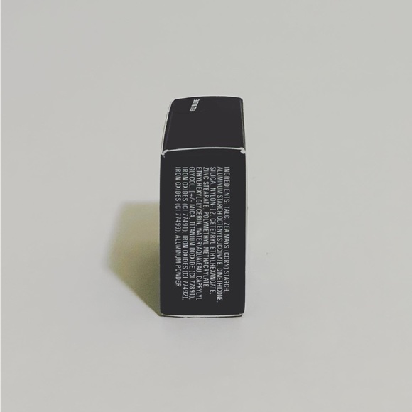 MAC Powder Kiss Soft Matte Eyeshadow Fall In Love - Picture 4 of 10